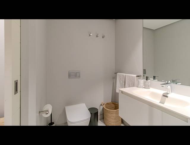 1 BEDROOM APARTMENT FOR SALE IN CAPE TOWN CITY CENTRE